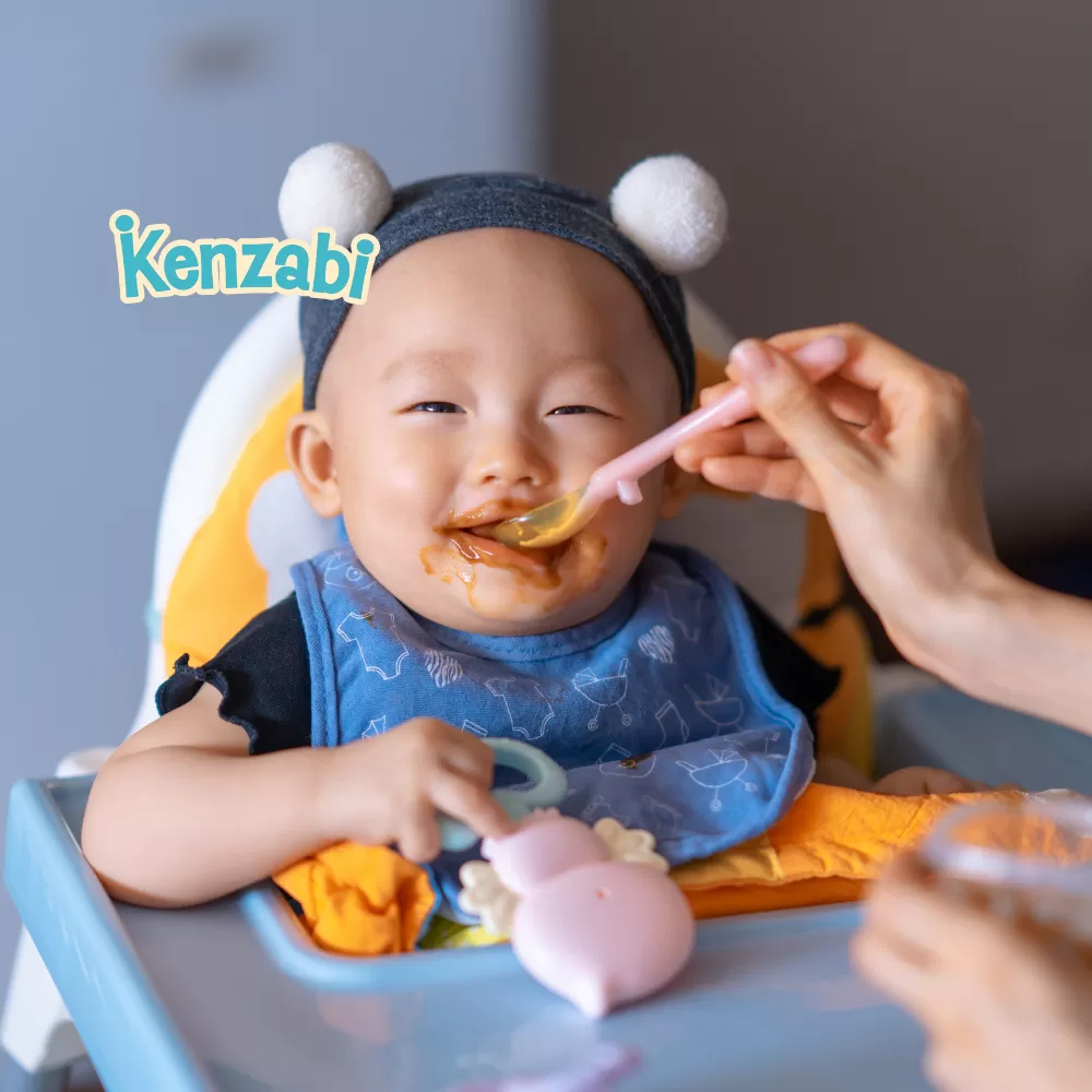 Con ăn mãi không hết bát cháo: Do bé lười ăn hay mẹ đang vô tình gây áp lực bữa ăn?